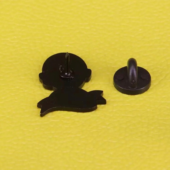 RBG Dissent Supreme Court Feminist Enamel Pin - Picture 2 of 2